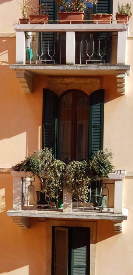 Pied A Terre - Atelier Lägenhet Verona Exteriör bild
